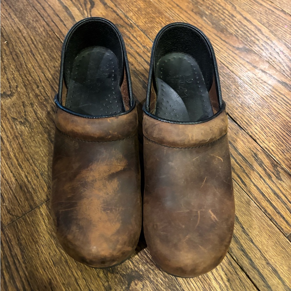 Women’s Leather Dansko Professional Clog